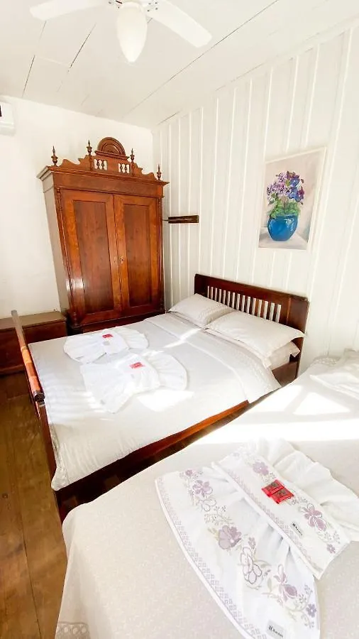 Pousada Casa Wachholz - Rota Do Enxaimel 포메로데 0*,
